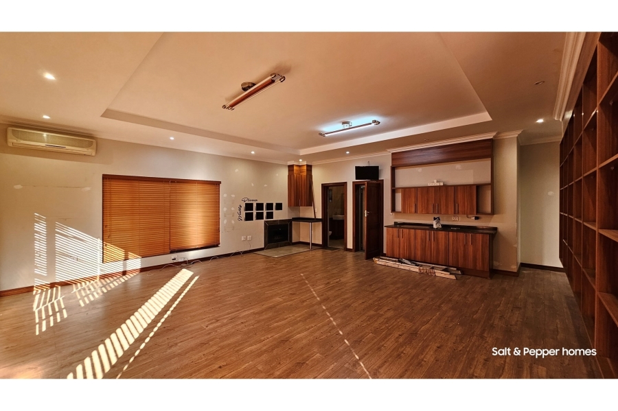 5 Bedroom Property for Sale in Magalieskruin Gauteng