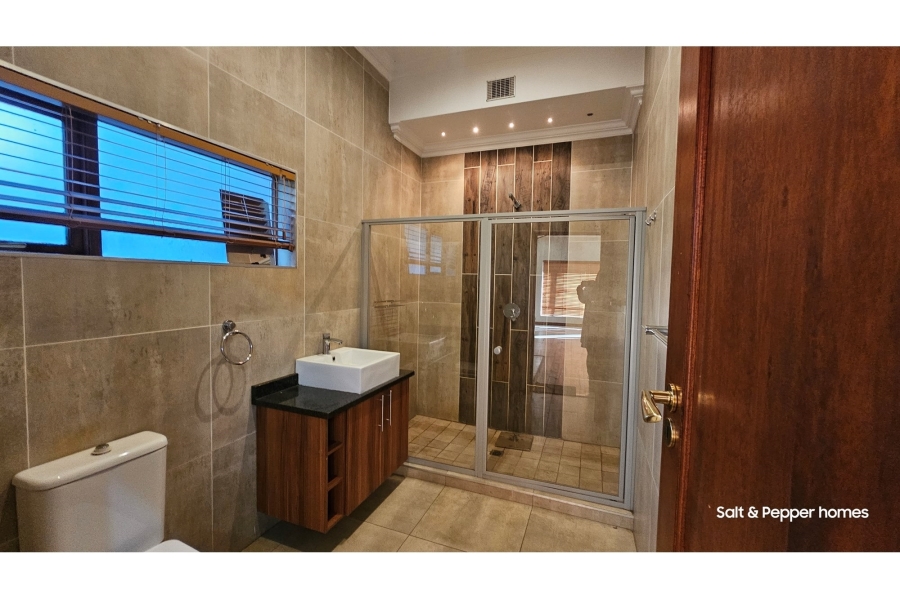 5 Bedroom Property for Sale in Magalieskruin Gauteng