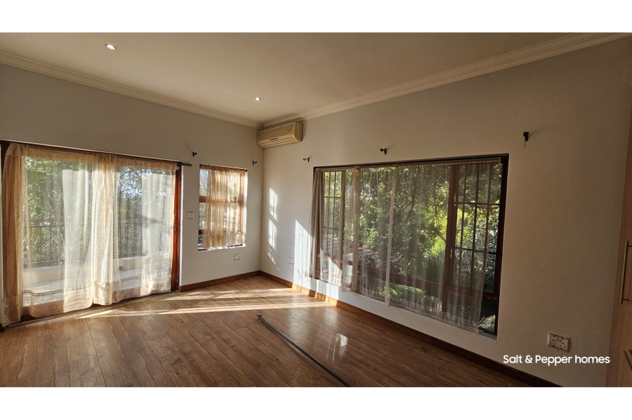 5 Bedroom Property for Sale in Magalieskruin Gauteng