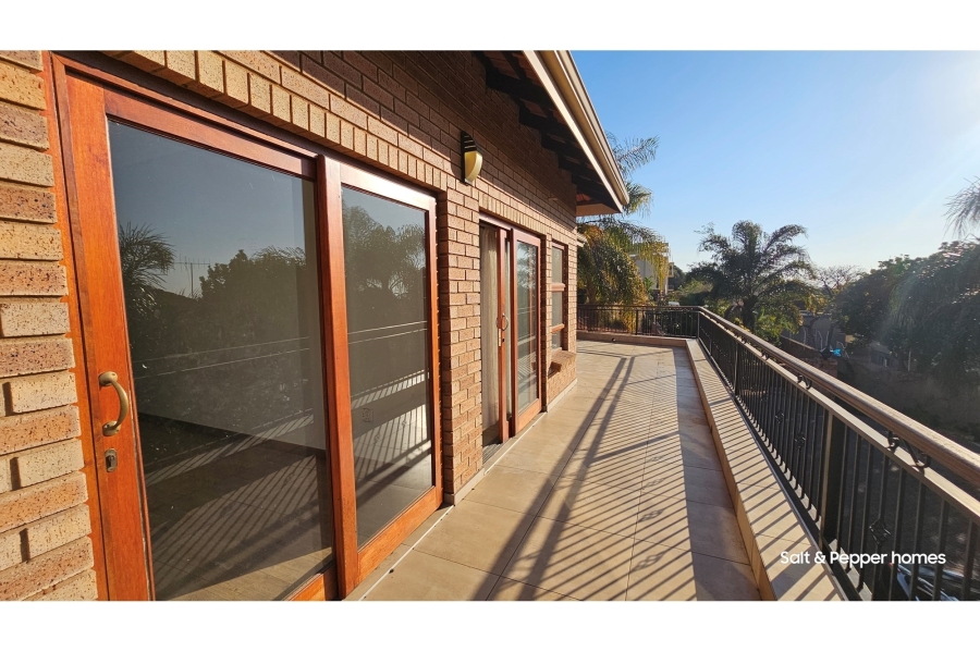5 Bedroom Property for Sale in Magalieskruin Gauteng