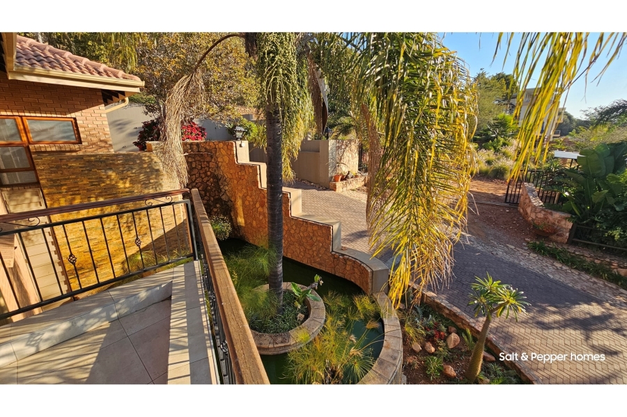 5 Bedroom Property for Sale in Magalieskruin Gauteng