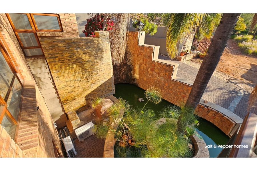 5 Bedroom Property for Sale in Magalieskruin Gauteng