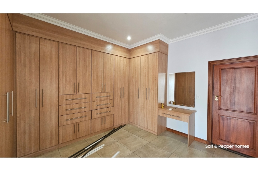 5 Bedroom Property for Sale in Magalieskruin Gauteng