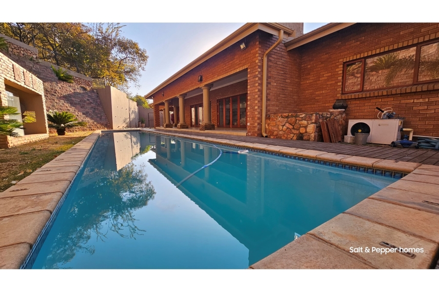5 Bedroom Property for Sale in Magalieskruin Gauteng