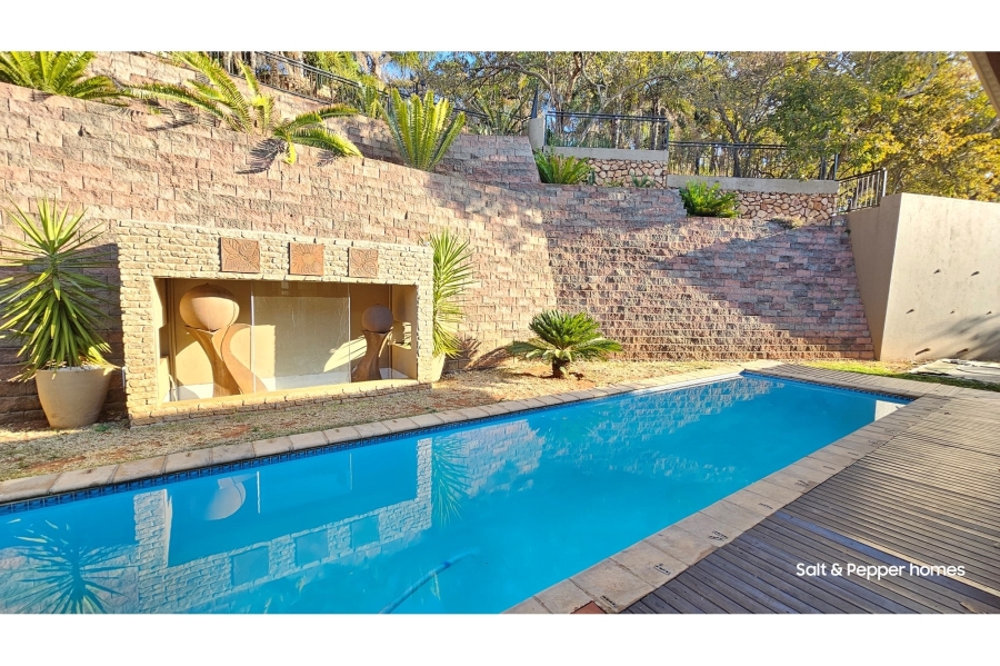 5 Bedroom Property for Sale in Magalieskruin Gauteng