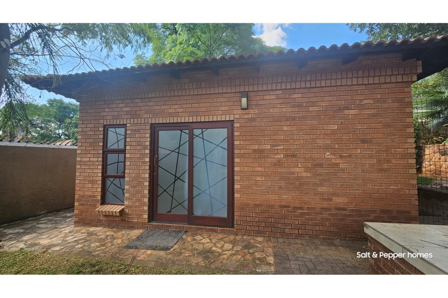 5 Bedroom Property for Sale in Magalieskruin Gauteng
