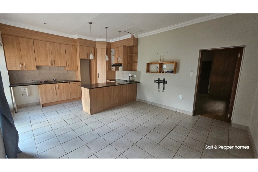 5 Bedroom Property for Sale in Magalieskruin Gauteng