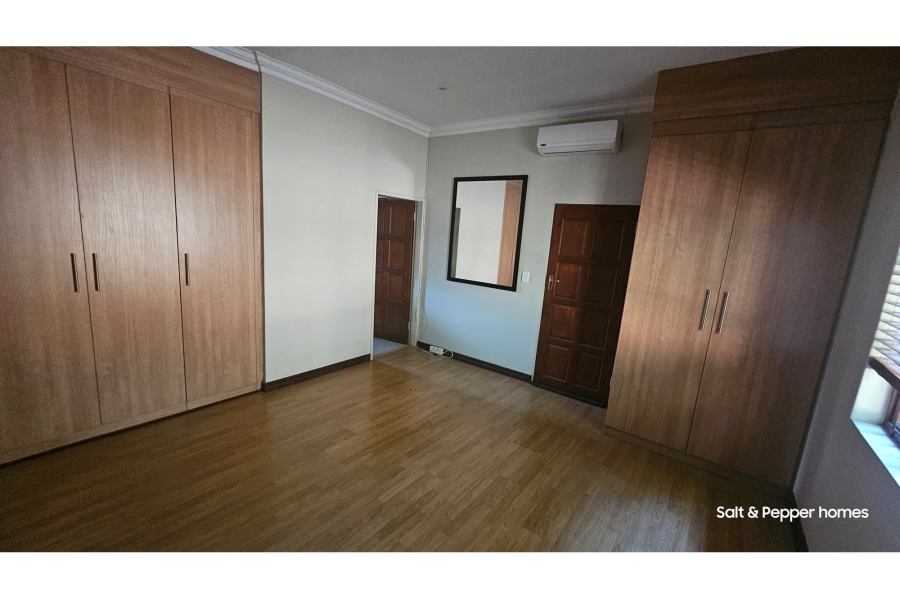 5 Bedroom Property for Sale in Magalieskruin Gauteng
