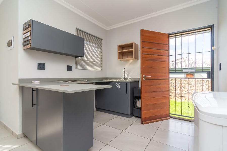 2 Bedroom Property for Sale in Fleurhof Gauteng