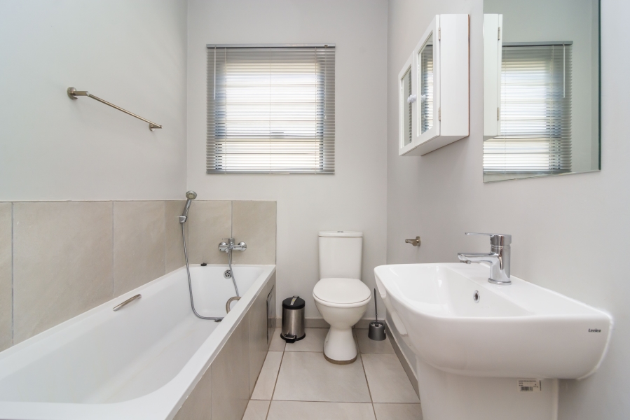 2 Bedroom Property for Sale in Fleurhof Gauteng