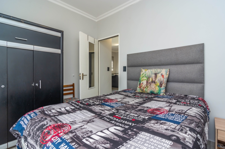 2 Bedroom Property for Sale in Fleurhof Gauteng