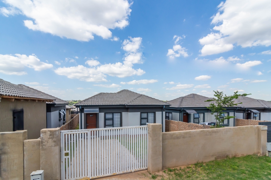 2 Bedroom Property for Sale in Fleurhof Gauteng