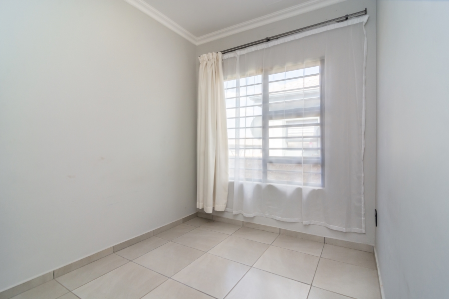 2 Bedroom Property for Sale in Fleurhof Gauteng