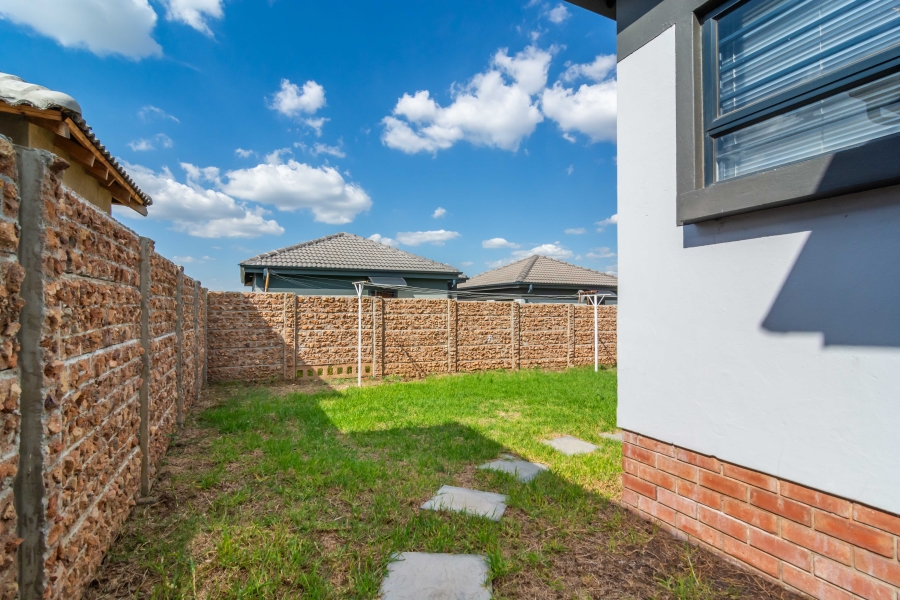 2 Bedroom Property for Sale in Fleurhof Gauteng
