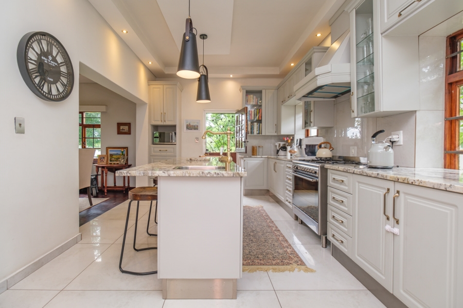 To Let 4 Bedroom Property for Rent in Waverley Gauteng