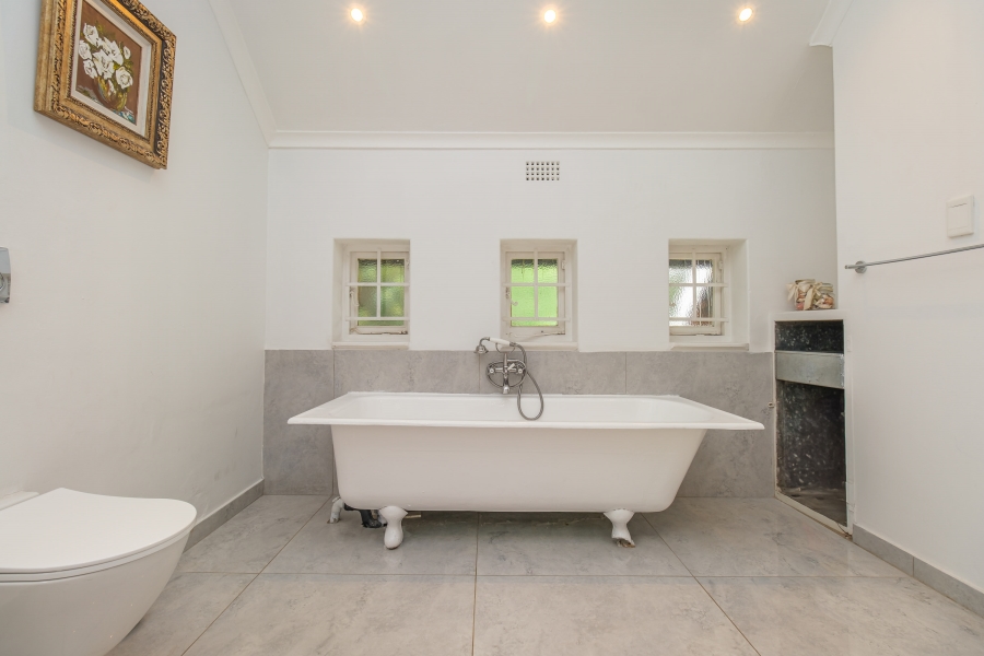 To Let 4 Bedroom Property for Rent in Waverley Gauteng