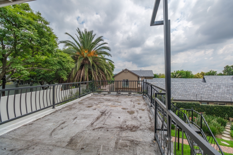 To Let 4 Bedroom Property for Rent in Waverley Gauteng