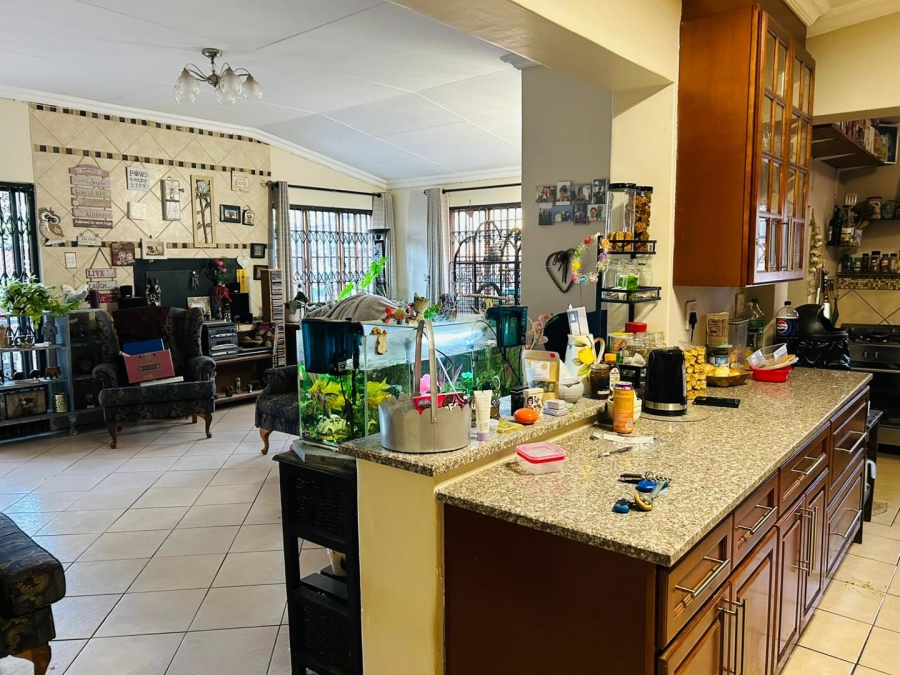 6 Bedroom Property for Sale in Riviera Gauteng