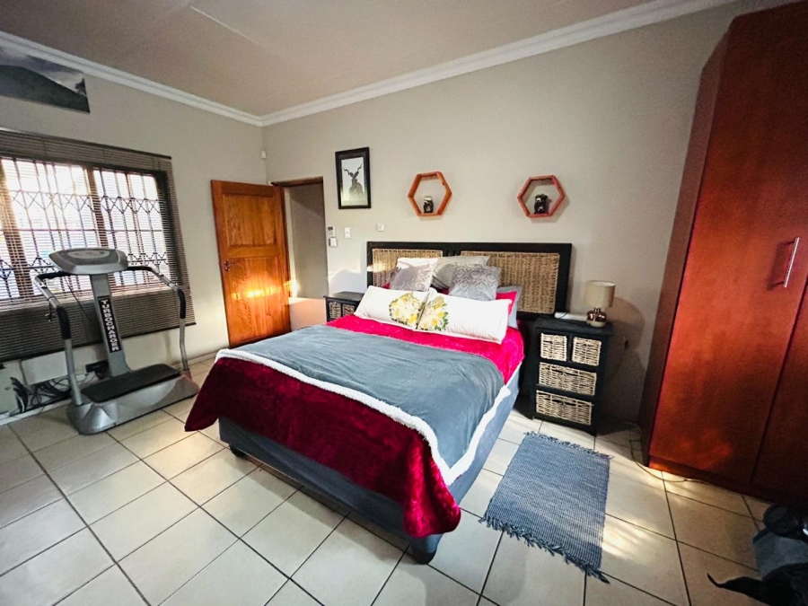 6 Bedroom Property for Sale in Riviera Gauteng
