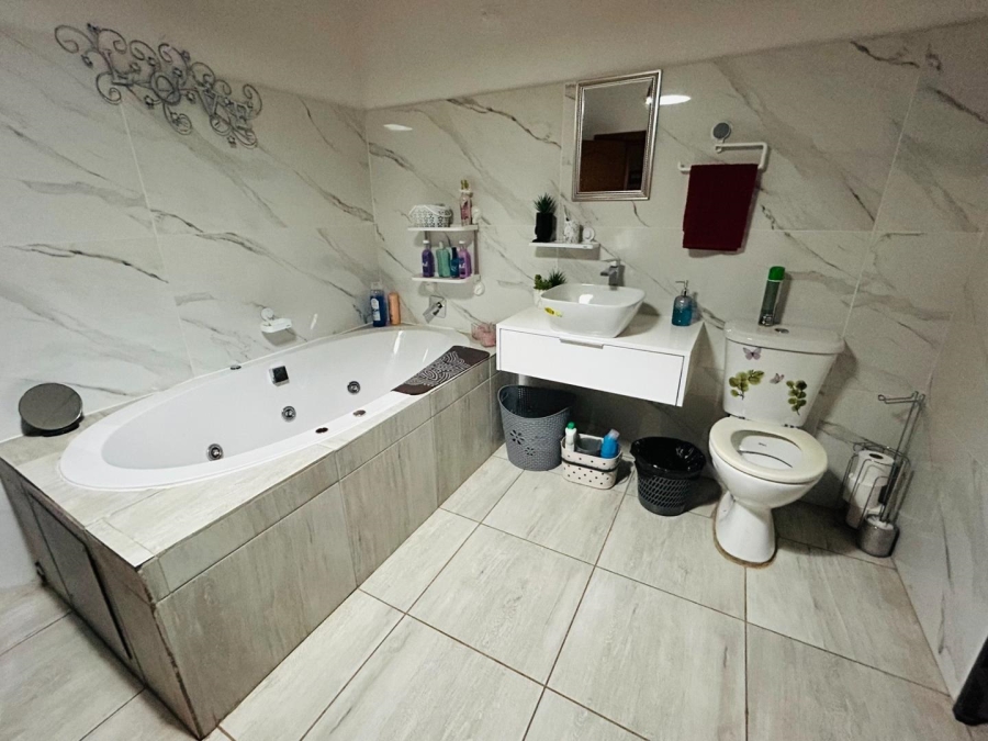 6 Bedroom Property for Sale in Riviera Gauteng