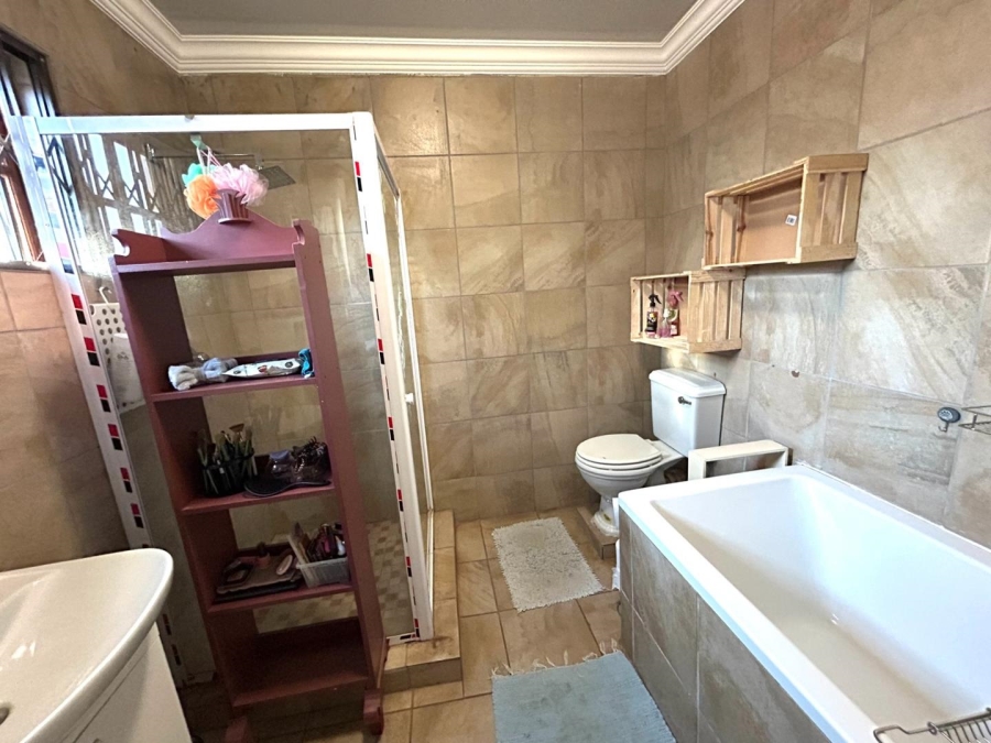 6 Bedroom Property for Sale in Riviera Gauteng