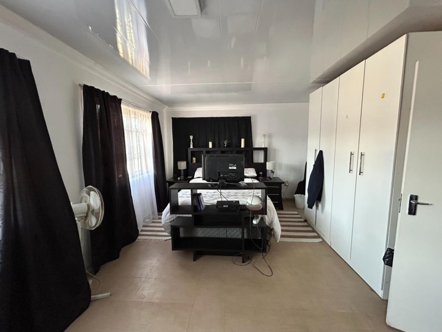6 Bedroom Property for Sale in Riviera Gauteng