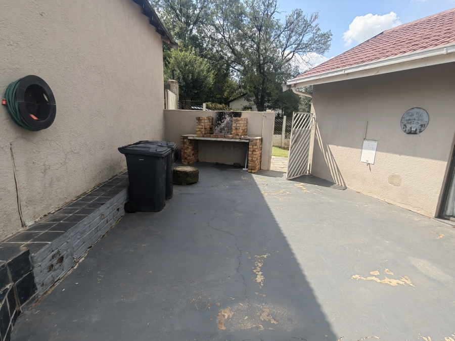 3 Bedroom Property for Sale in Laversburg Gauteng