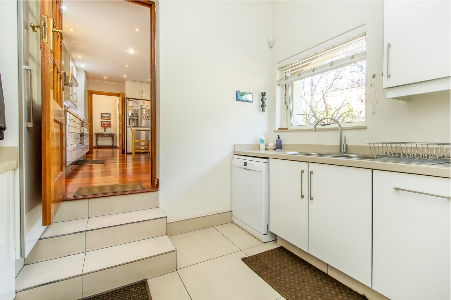 3 Bedroom Property for Sale in Saxonwold Gauteng