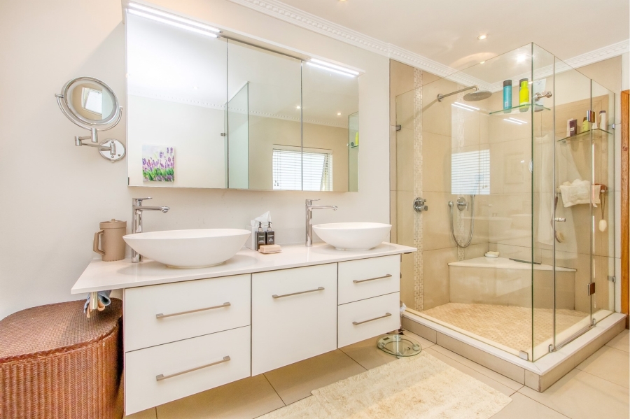 3 Bedroom Property for Sale in Saxonwold Gauteng