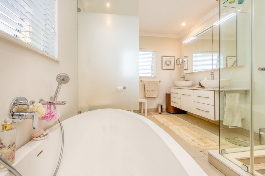 3 Bedroom Property for Sale in Saxonwold Gauteng