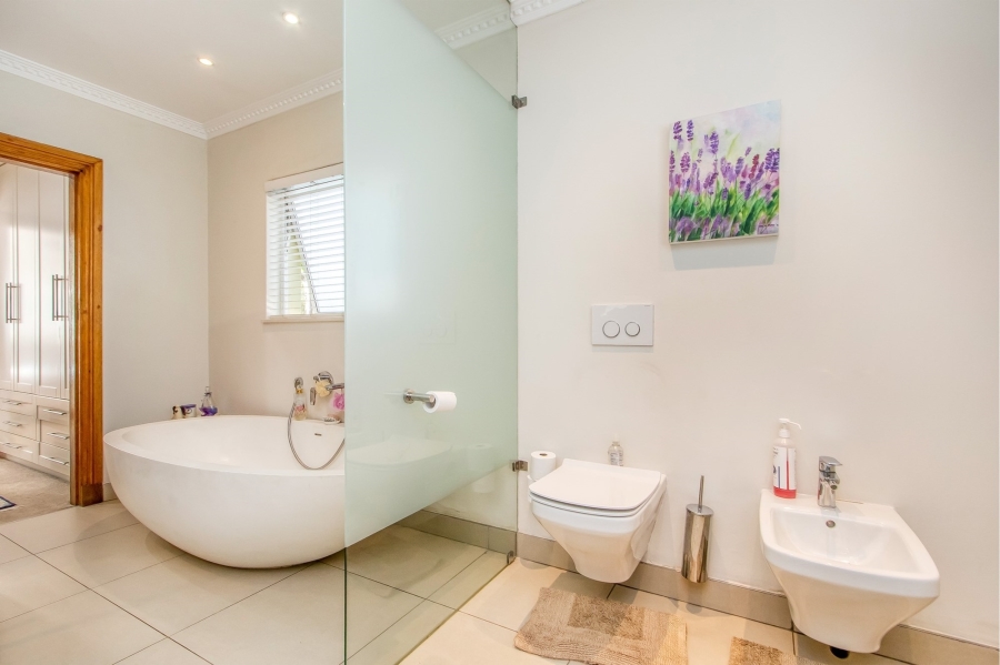 3 Bedroom Property for Sale in Saxonwold Gauteng