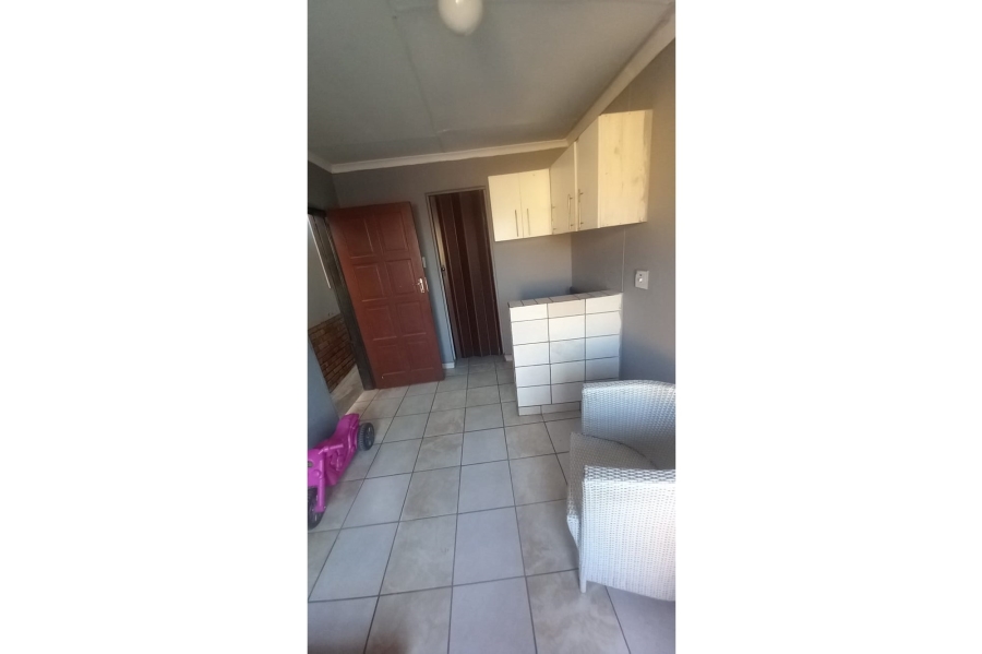 To Let 1 Bedroom Property for Rent in Mahube Valley Gauteng