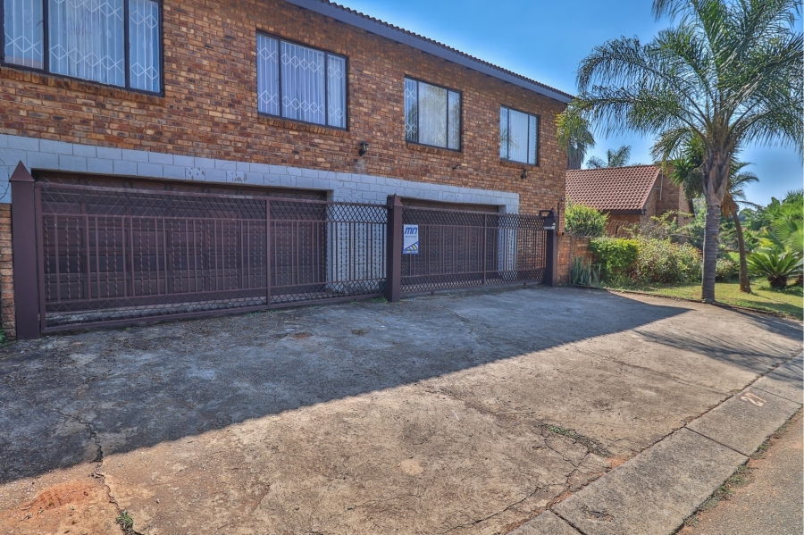 7 Bedroom Property for Sale in Heuweloord Gauteng