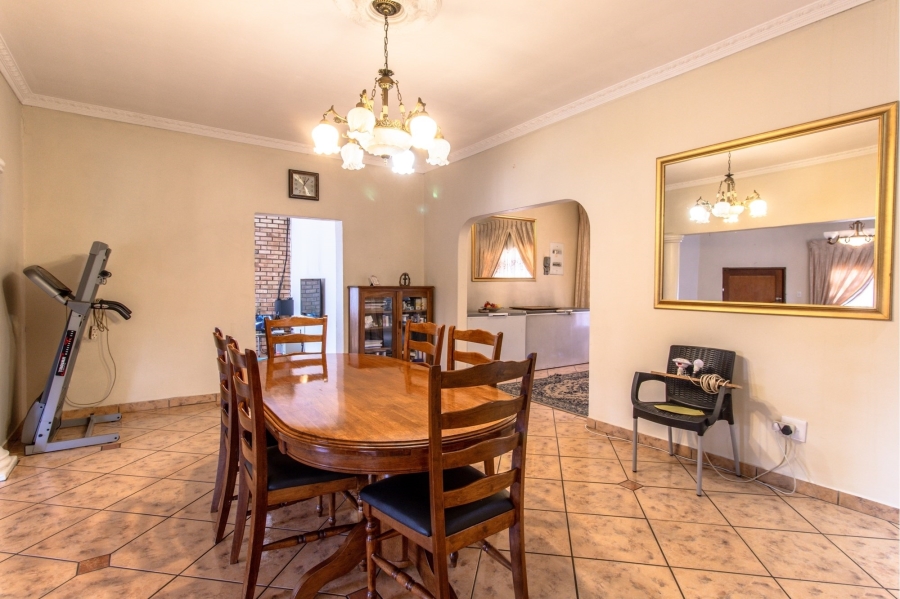 7 Bedroom Property for Sale in Heuweloord Gauteng