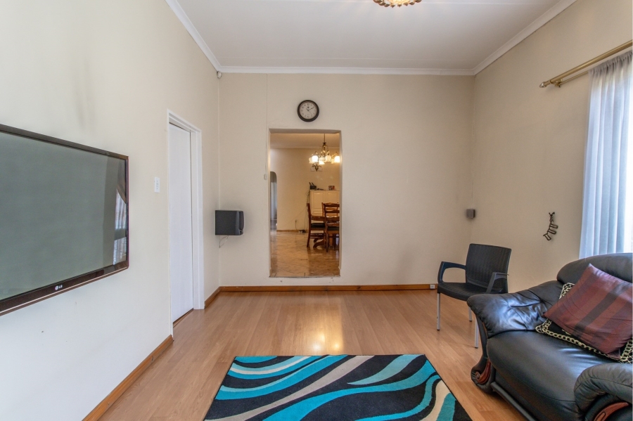 7 Bedroom Property for Sale in Heuweloord Gauteng