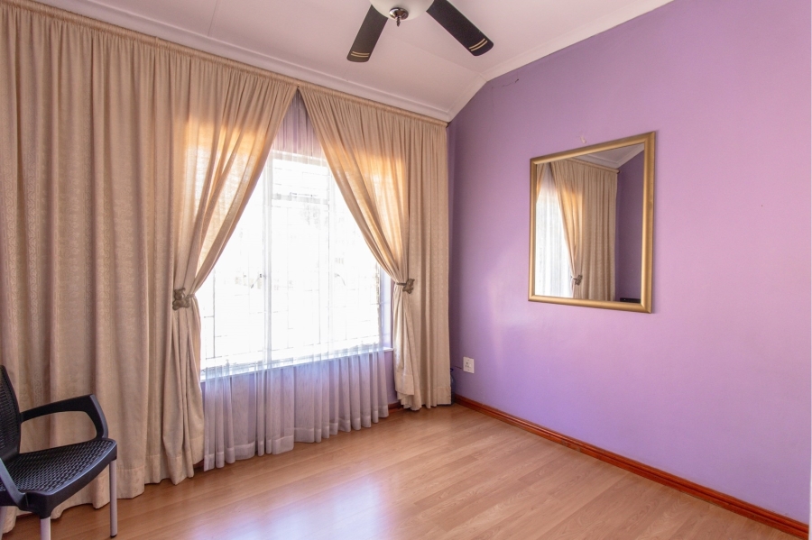 7 Bedroom Property for Sale in Heuweloord Gauteng