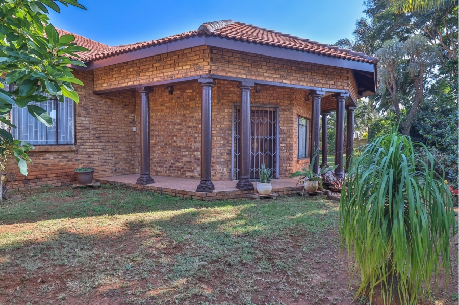 7 Bedroom Property for Sale in Heuweloord Gauteng