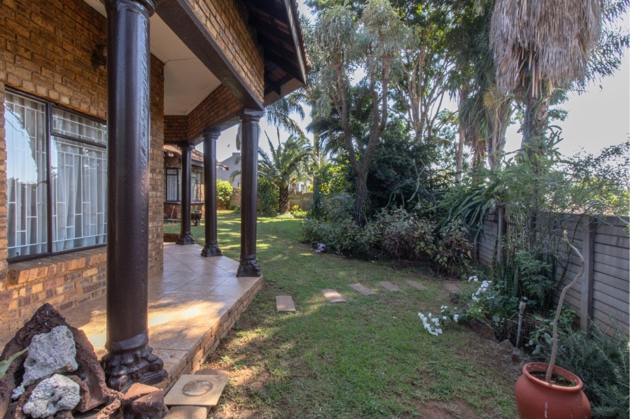 7 Bedroom Property for Sale in Heuweloord Gauteng