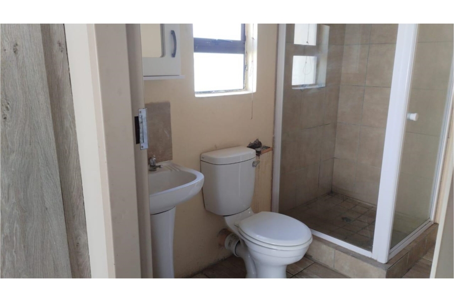 To Let 3 Bedroom Property for Rent in Glenway Estate Gauteng