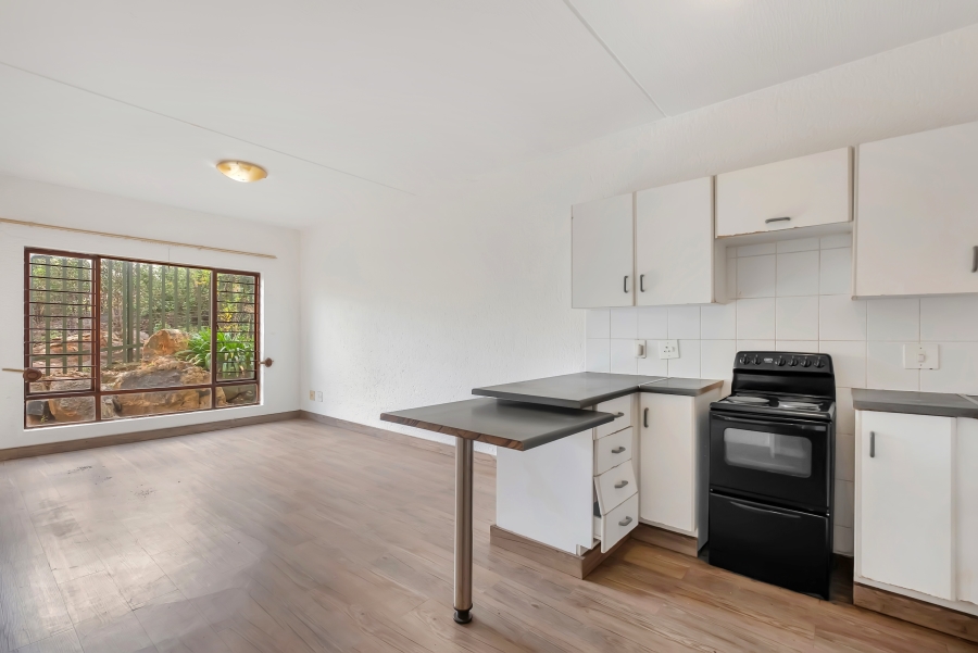 1 Bedroom Property for Sale in Westdene Gauteng