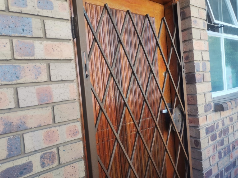 2 Bedroom Property for Sale in Gezina Gauteng