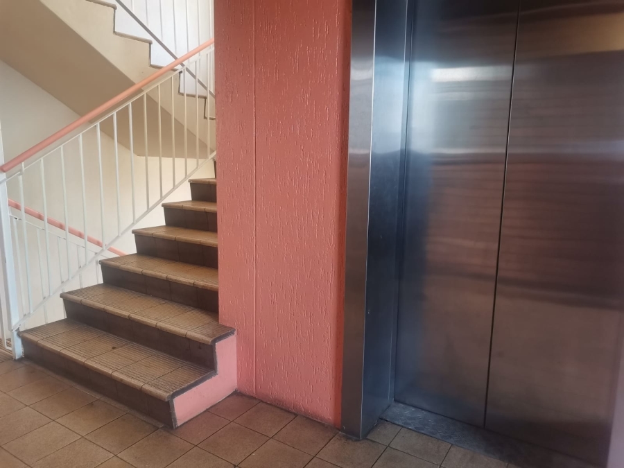 2 Bedroom Property for Sale in Gezina Gauteng
