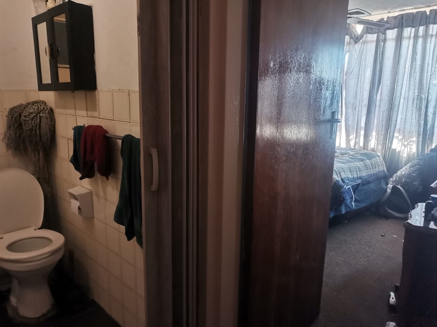 2 Bedroom Property for Sale in Gezina Gauteng