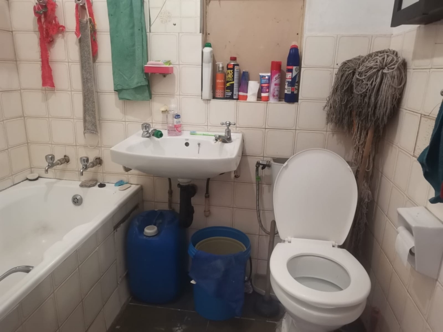 2 Bedroom Property for Sale in Gezina Gauteng