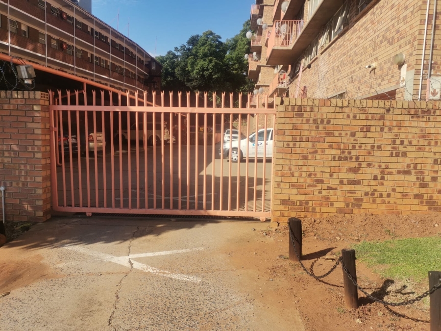 2 Bedroom Property for Sale in Gezina Gauteng
