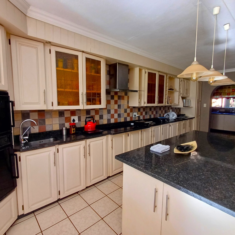 5 Bedroom Property for Sale in Blue Saddle Ranches Gauteng