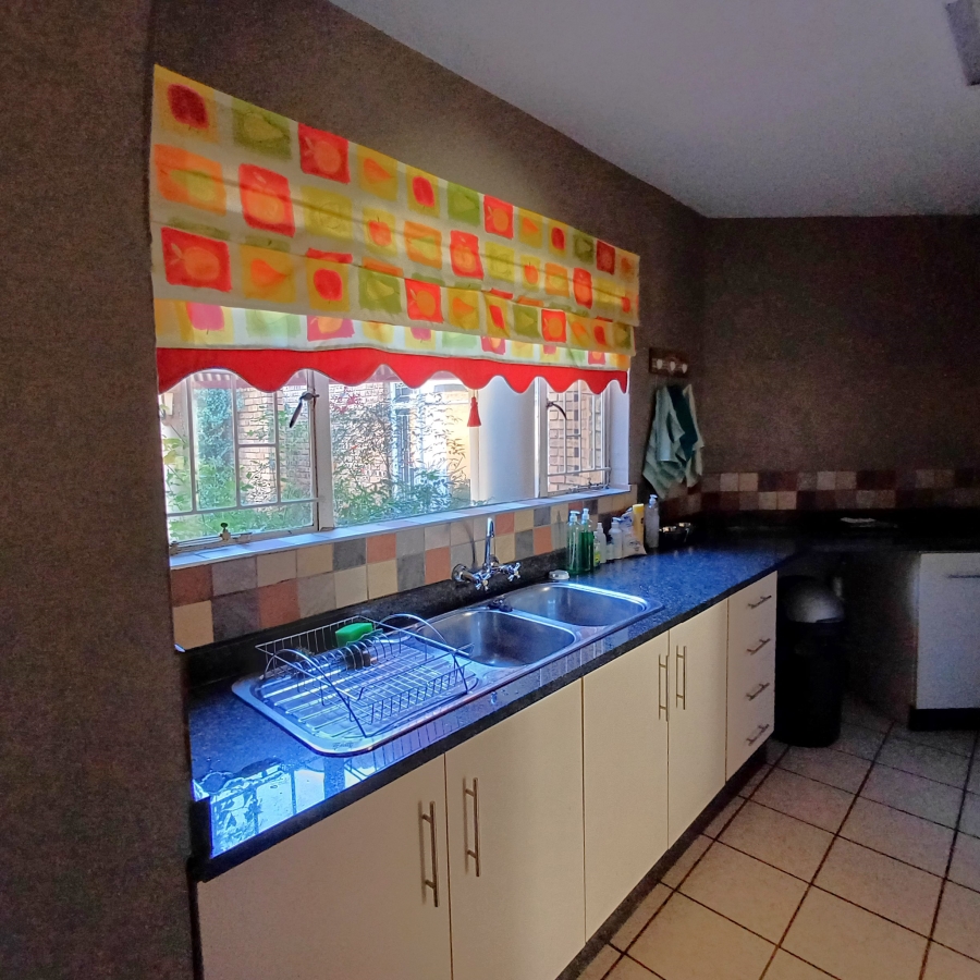 5 Bedroom Property for Sale in Blue Saddle Ranches Gauteng