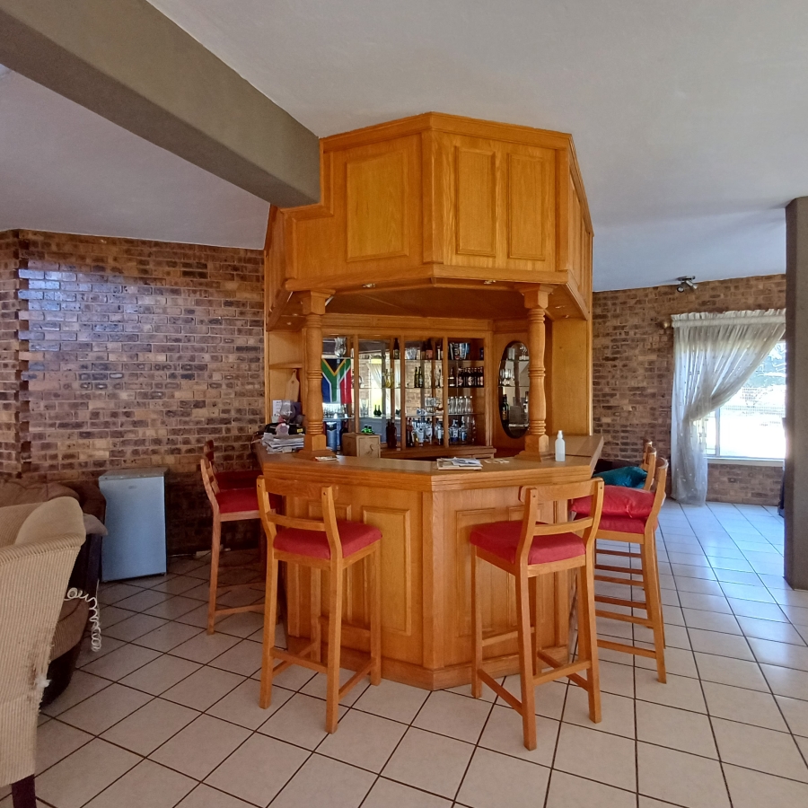 5 Bedroom Property for Sale in Blue Saddle Ranches Gauteng