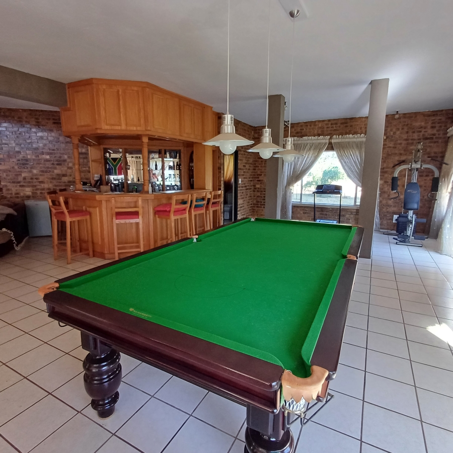 5 Bedroom Property for Sale in Blue Saddle Ranches Gauteng