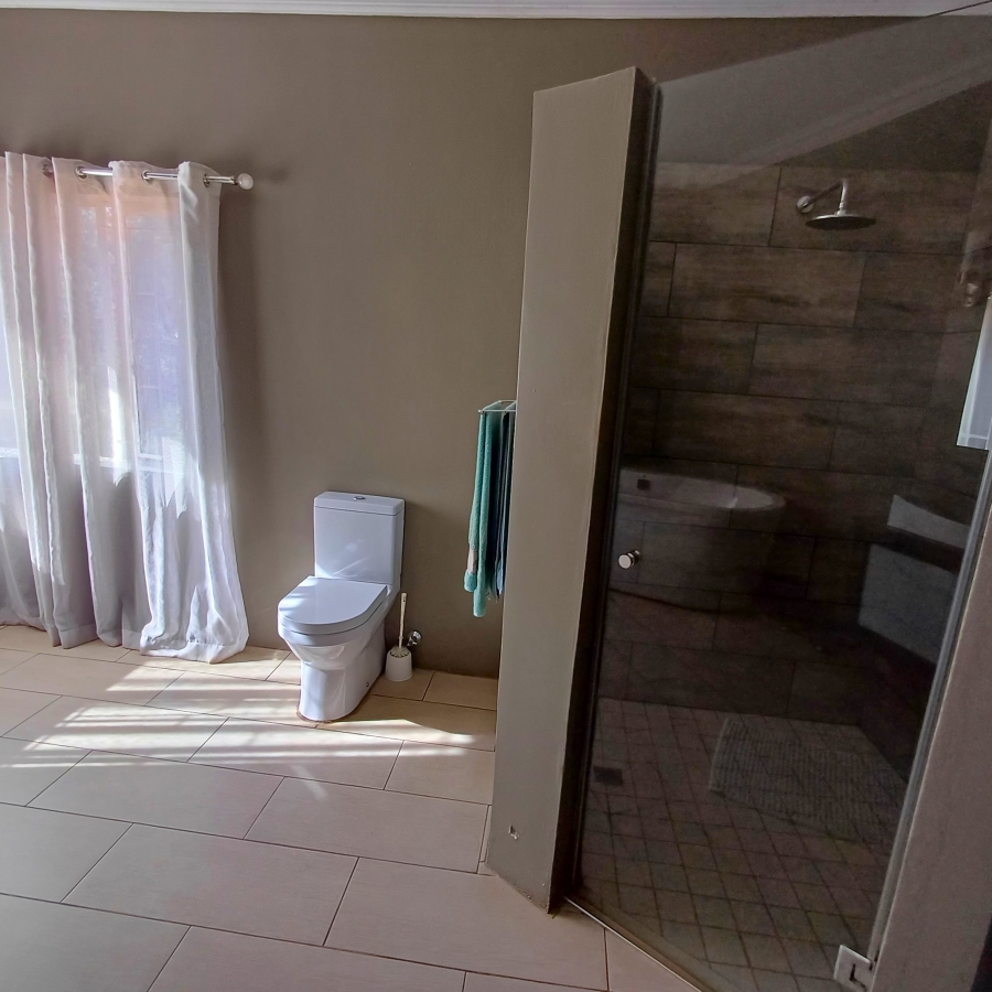 5 Bedroom Property for Sale in Blue Saddle Ranches Gauteng